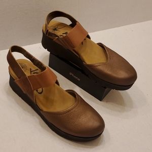 OTBT Roadie sandals women's shoes size 9.5